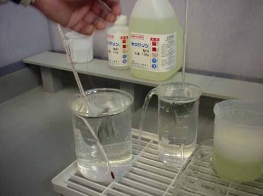 40℃前後の温水で洗うことにより速乾性を高めます。